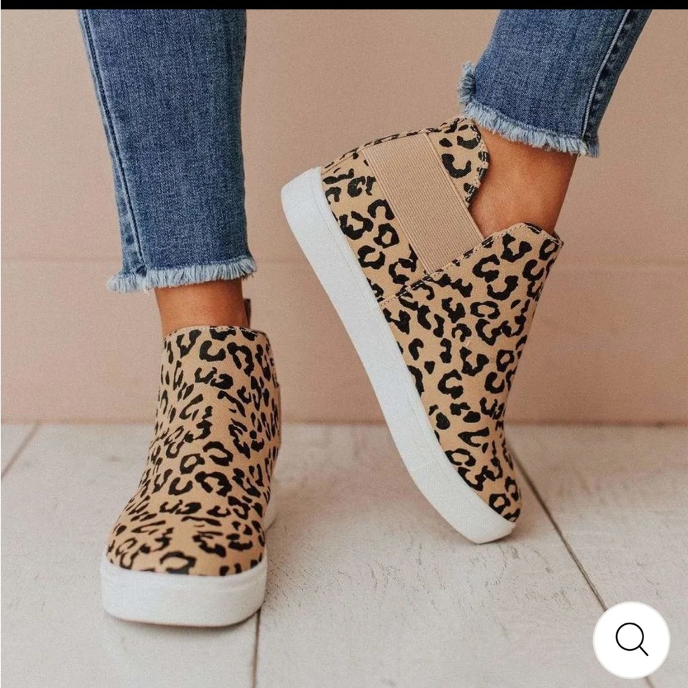 Hidden Wedge Sneakers - Leopard Size 8 NWT